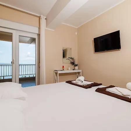 Komfortables Nur 350 Meter Zum Mit Meerblick, Pool, Aussendusche * Dramalj