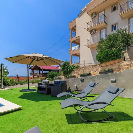 Komfortables Nur 350 Meter Zum Mit Meerblick, Pool, Aussendusche