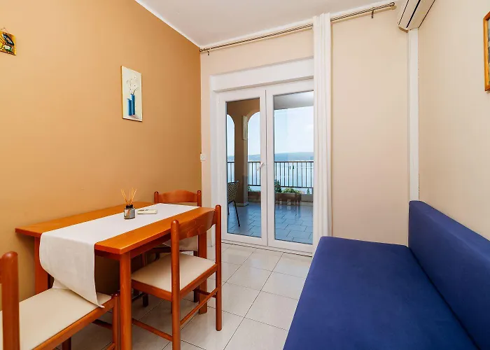 Komfortables Nur 350 Meter Zum Mit Meerblick, Pool, Aussendusche Dramalj
