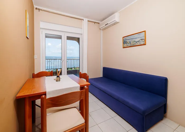 Komfortables Nur 350 Meter Zum Mit Meerblick, Pool, Aussendusche Apartman Dramalj