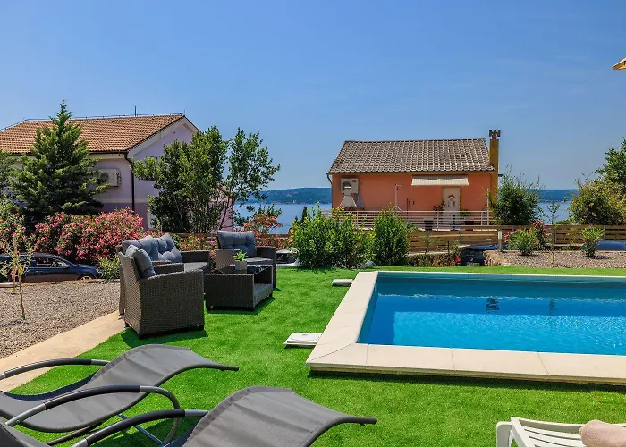 Komfortables Nur 350 Meter Zum Mit Meerblick, Pool, Aussendusche * Dramalj